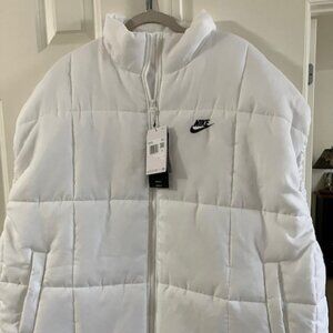 Nike Women's Puffer Vest XXL  Really Cute!